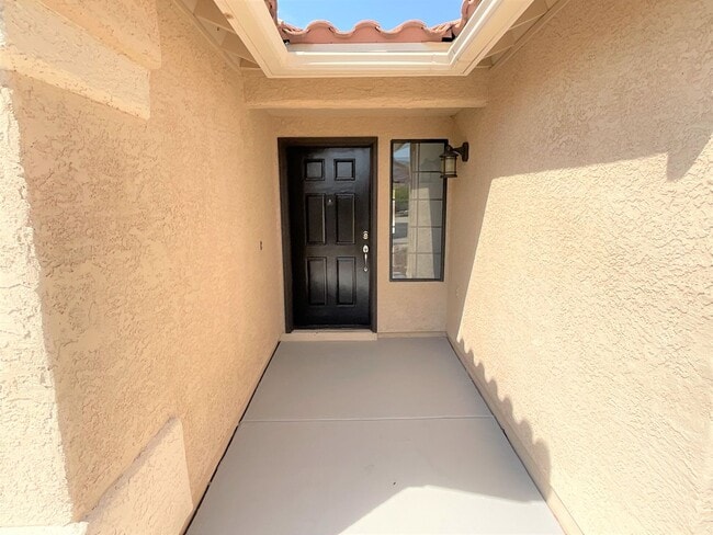 Building Photo - Foothills Location - Available for an 8 Month or longer lease
