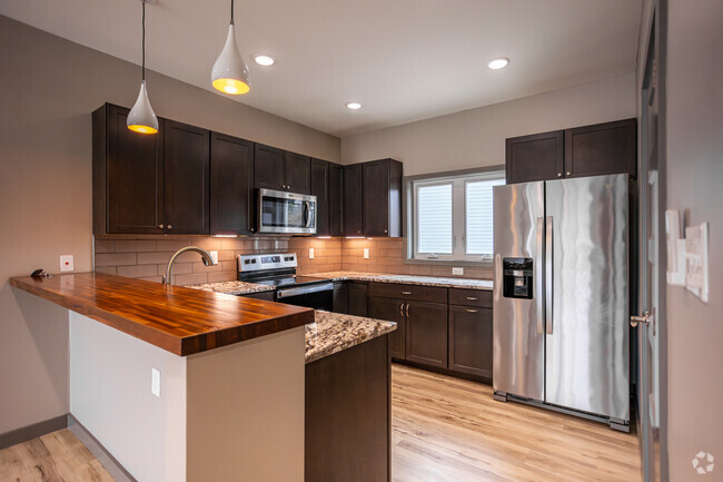 2BR, 2.5BA - 1,300SF - Kitchen - Foggy Bottom Flats