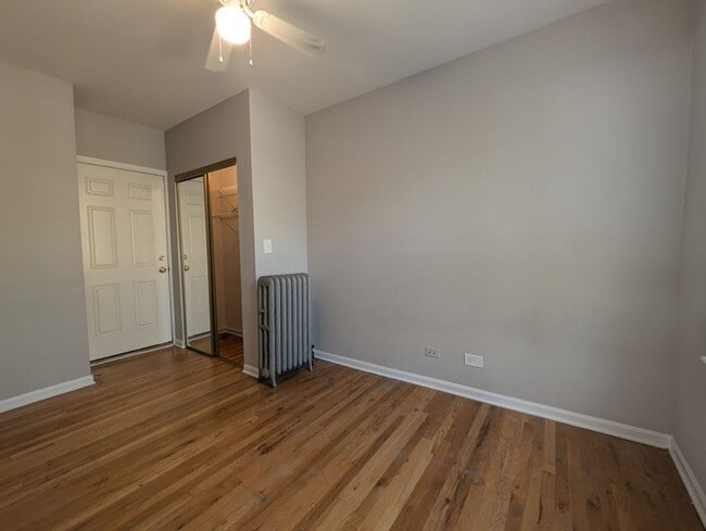 Building Photo - 910 W Dakin St