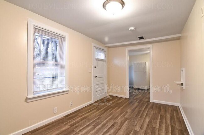 Building Photo - 1711 Bicknell Ave