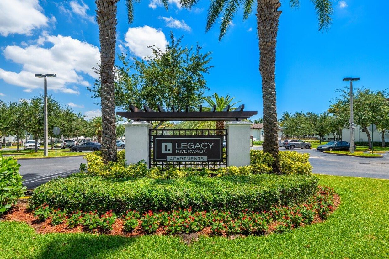 Foto principal - Legacy Riverwalk