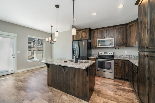 Foto del edificio - 241 W Silver Springs Dr