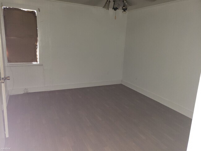 Building Photo - 2 br, 1 bath House - 127 Longfellow St Front