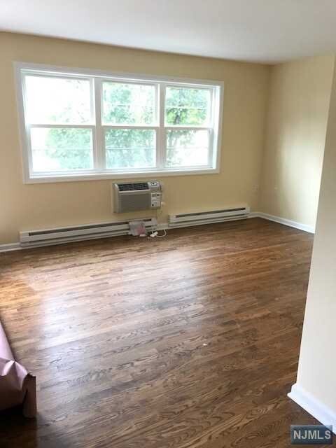 Foto del edificio - 213 N Maple Ave