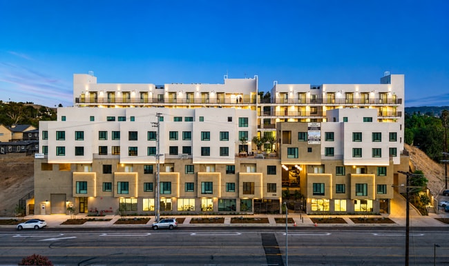 Building Photo - Woodlake Apartments
