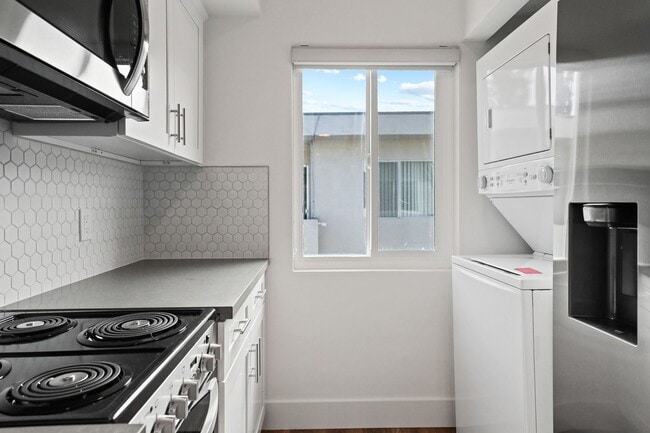 Building Photo - 11927 Kiowa Ave