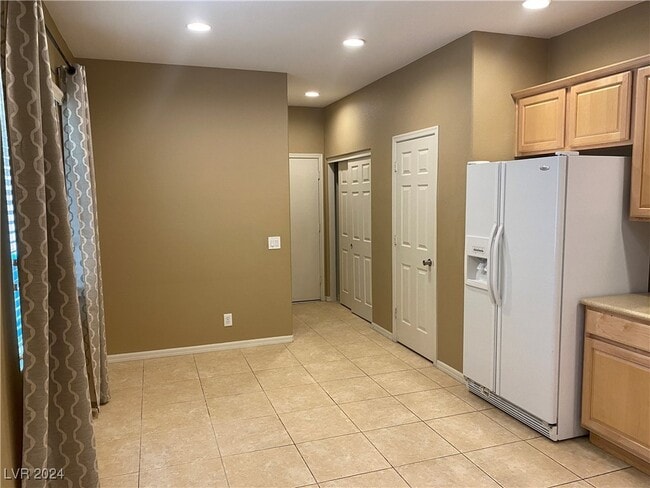 Building Photo - 8649 Echo Grande Dr