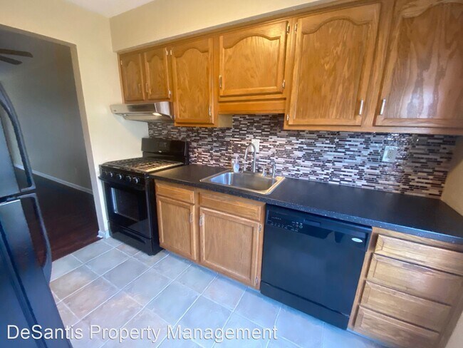 Building Photo - 2 br, 1.5 bath House - 502 College Park Drive