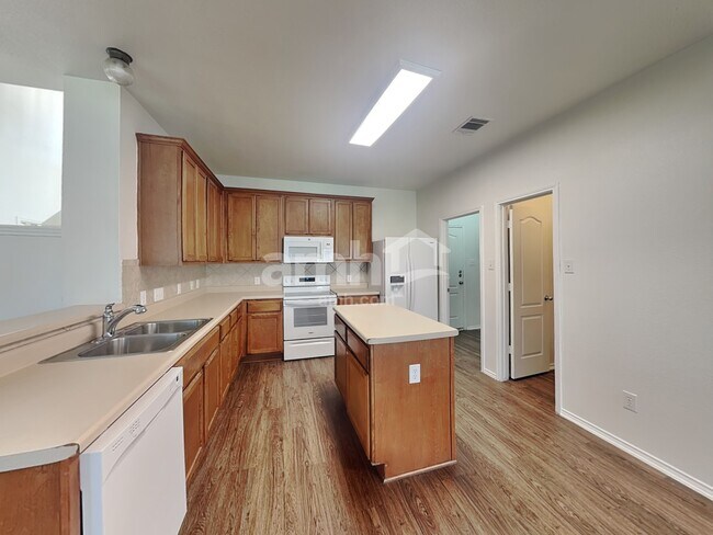 Building Photo - 109 Castle Dr