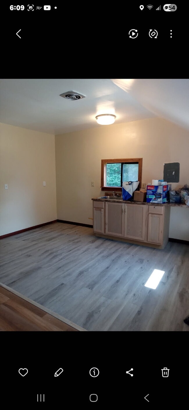 Foto del edificio - 94 Box Ave