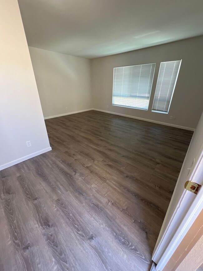 Foto del interior - Riverside Gardens