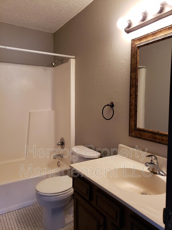 Foto del edificio - 304 Kenwood Dr