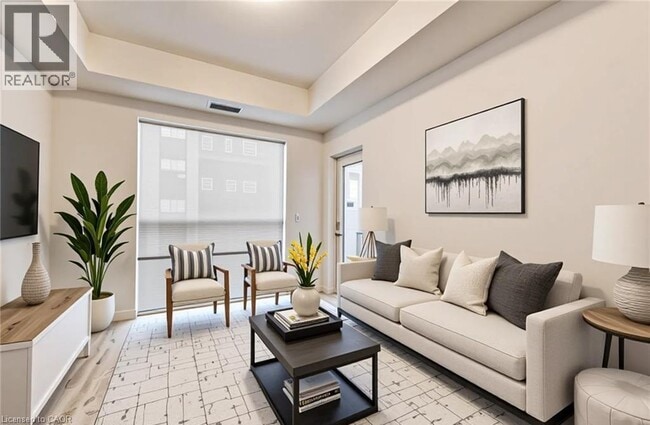 Photo du bâtiment - 247 Northfield Dr E