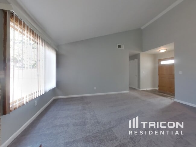 Building Photo - 3608 Fairbanks Way