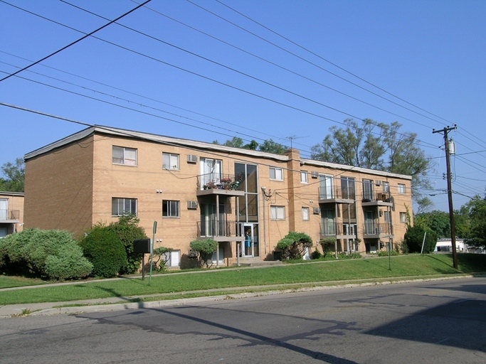 Primary Photo - Diamond Apartments