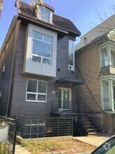 Building Photo - 2543 N Southport Ave