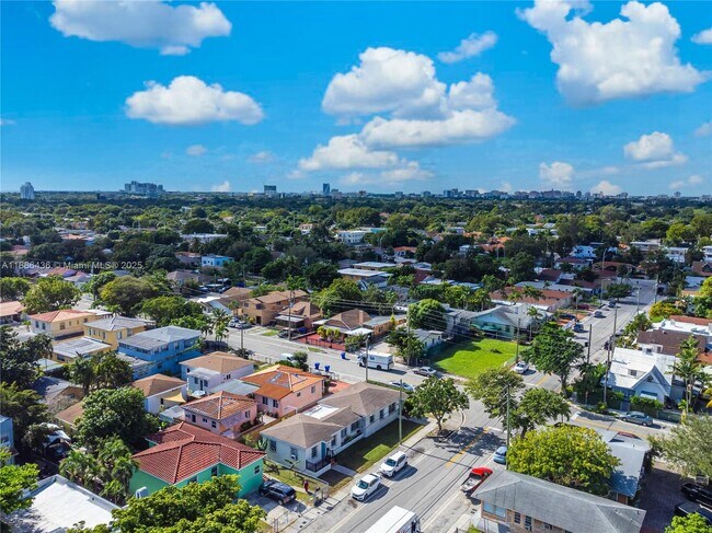 Foto del edificio - 1050 SW 9th St