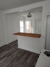 Building Photo - 282 W Hancock St