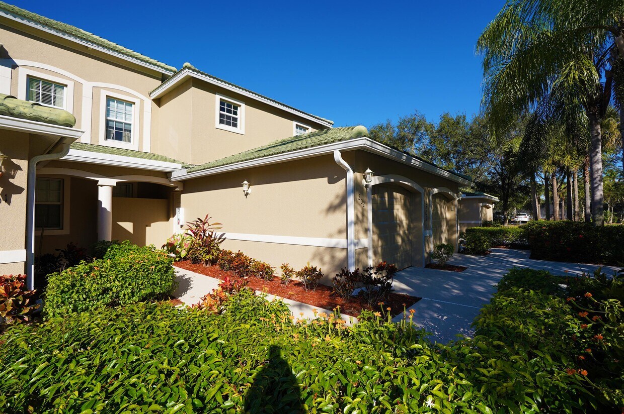 Foto principal - 3505 Laurelgreens Ln S