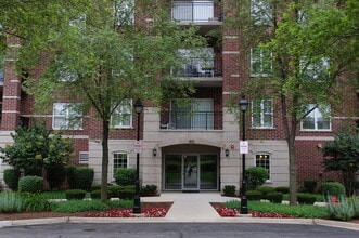 Building Photo - 410 W Mahogany Ct