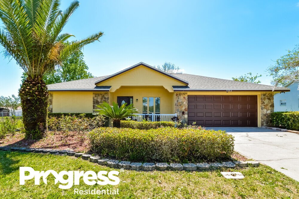 Foto principal - 5202 Royal Oak Dr
