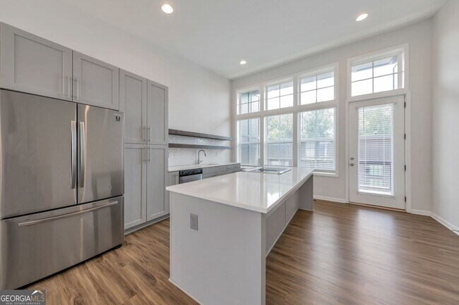 Building Photo - 910 Brees Ct