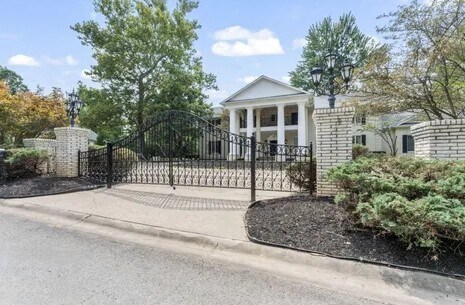 Foto del edificio - 8904 Ayrshire Ave
