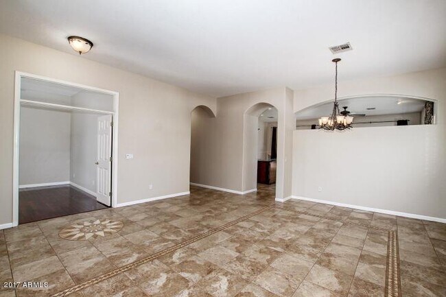 Foto del edificio - 16810 N 62nd Pl