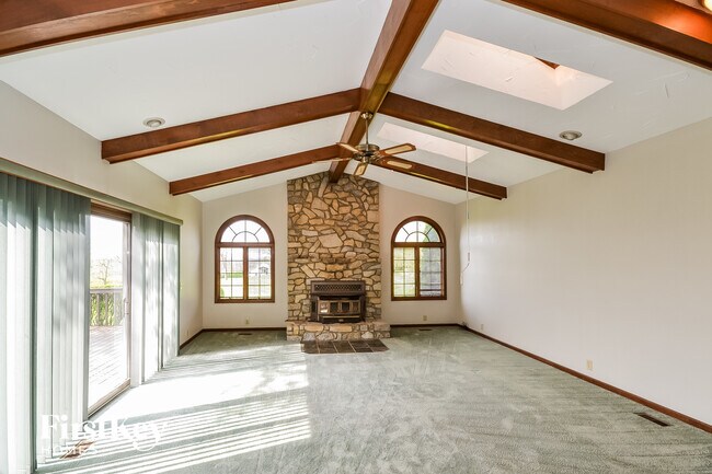 Foto del edificio - 5668 Eagle Nest Ct