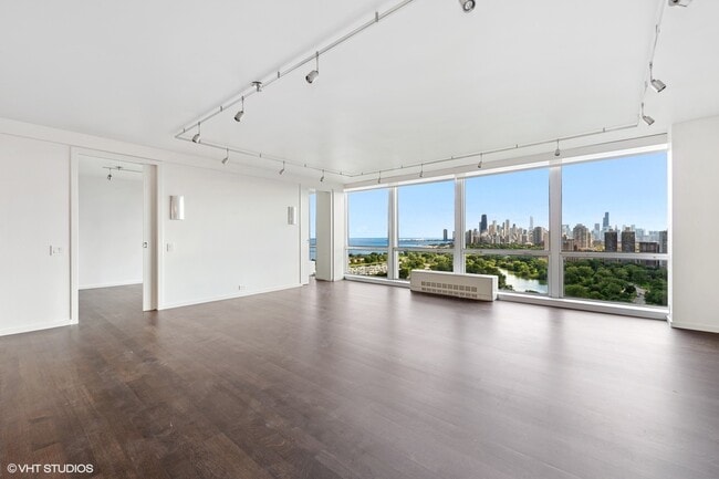 Building Photo - 330 W Diversey Pkwy