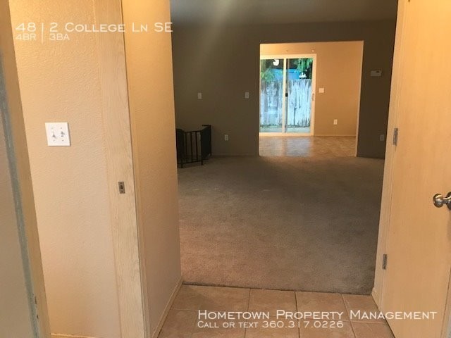 Building Photo - Spacious 4 Bedroom Home in Lacey!