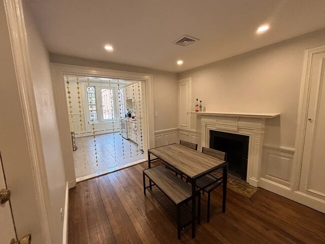 Foto del edificio - 1714 Beacon St