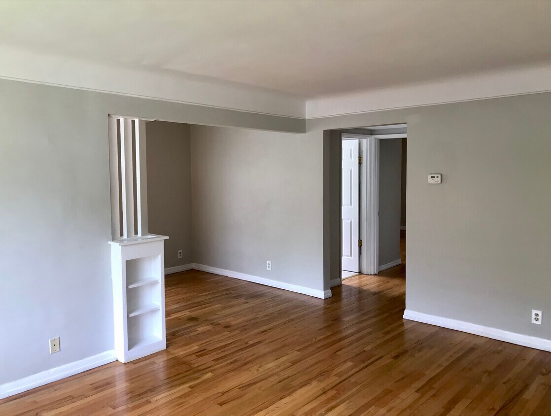 Living Room - 6421 Plainfield Rd