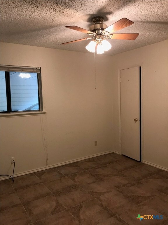 Building Photo - 402 Deerwood Dr