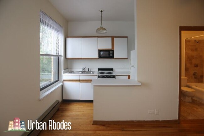 Foto del edificio - 633 W Barry Ave