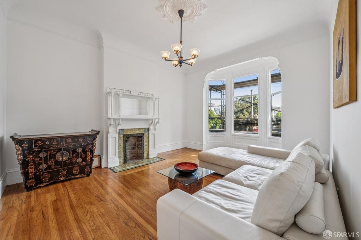 Foto principal - 103 Belvedere St