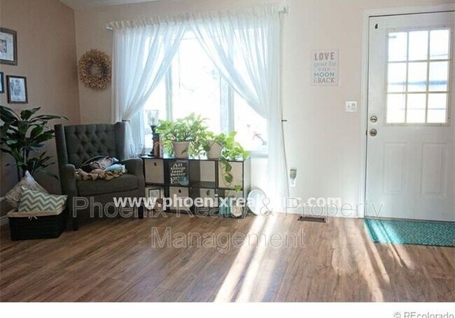 Foto del edificio - 12637 Meade St
