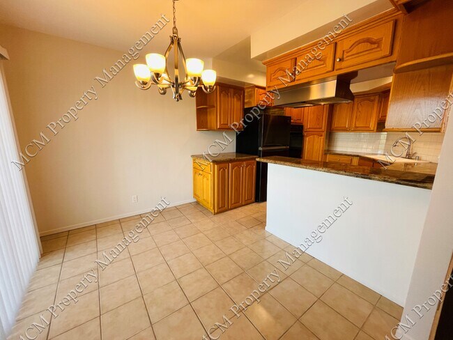 Unit 19 Dining Room - 5511 W Olympic Blvd