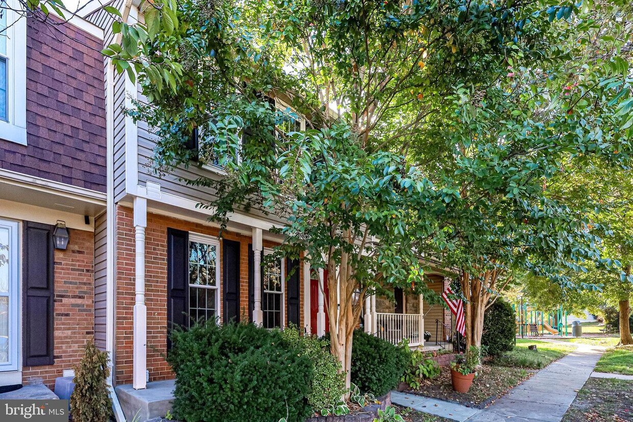 6133 Hyacinth Dr, Alexandria, VA 22310 Townhome Rentals in Alexandria