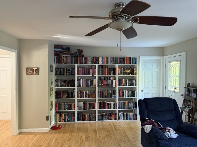 Building Photo - 308 Noank Ledyard Rd