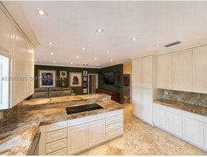 Building Photo - 470 Marquesa Dr