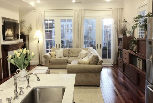Living room - 1130 5th St NW