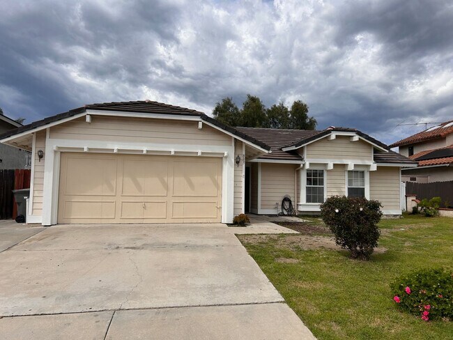 Foto del edificio - Stunning 3 Bed, 2 Bath Home in Oceanside!