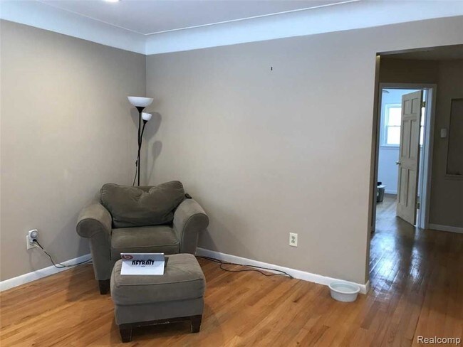 Foto del edificio - 1844 Symes St