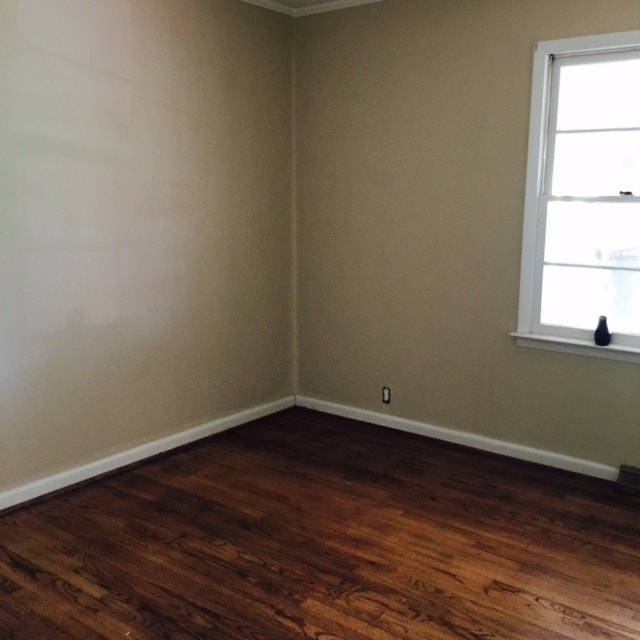 Building Photo - Brick house with hardwood floors and on tw...