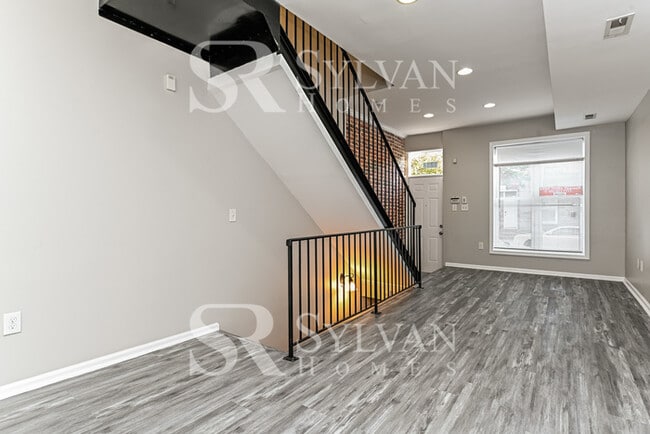 Foto del edificio - Charming & Modern 3 BR, 2 BA Townhome