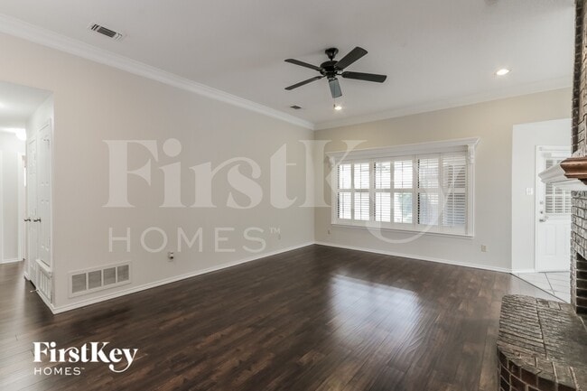 Building Photo - 1008 Micarta Dr