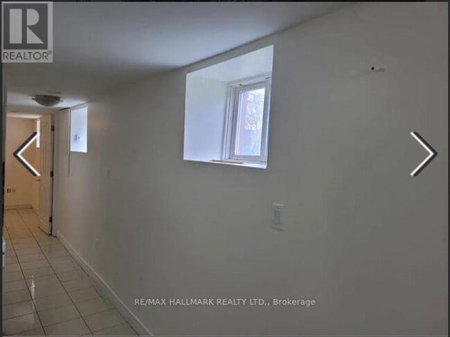 Photo du bâtiment - 702 Bathurst St