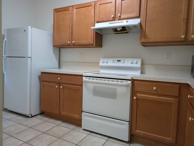 Building Photo - 4126 SW 15 Pl