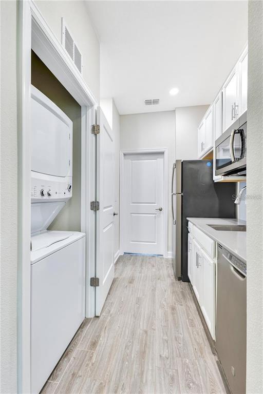 Foto del edificio - 272 Taft Dr